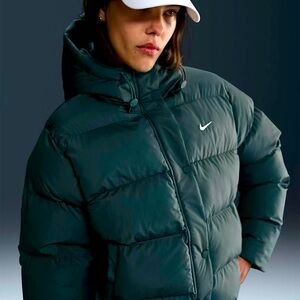 Nike Thera-Fit Metro Puffer